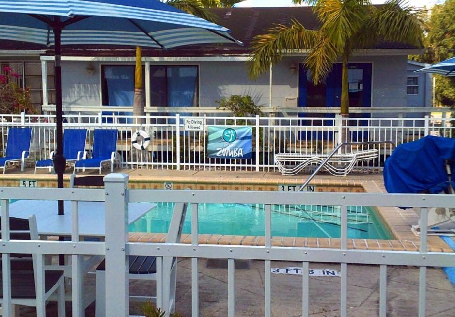 The Rivers Edge Motel LaBelle Екстериор снимка